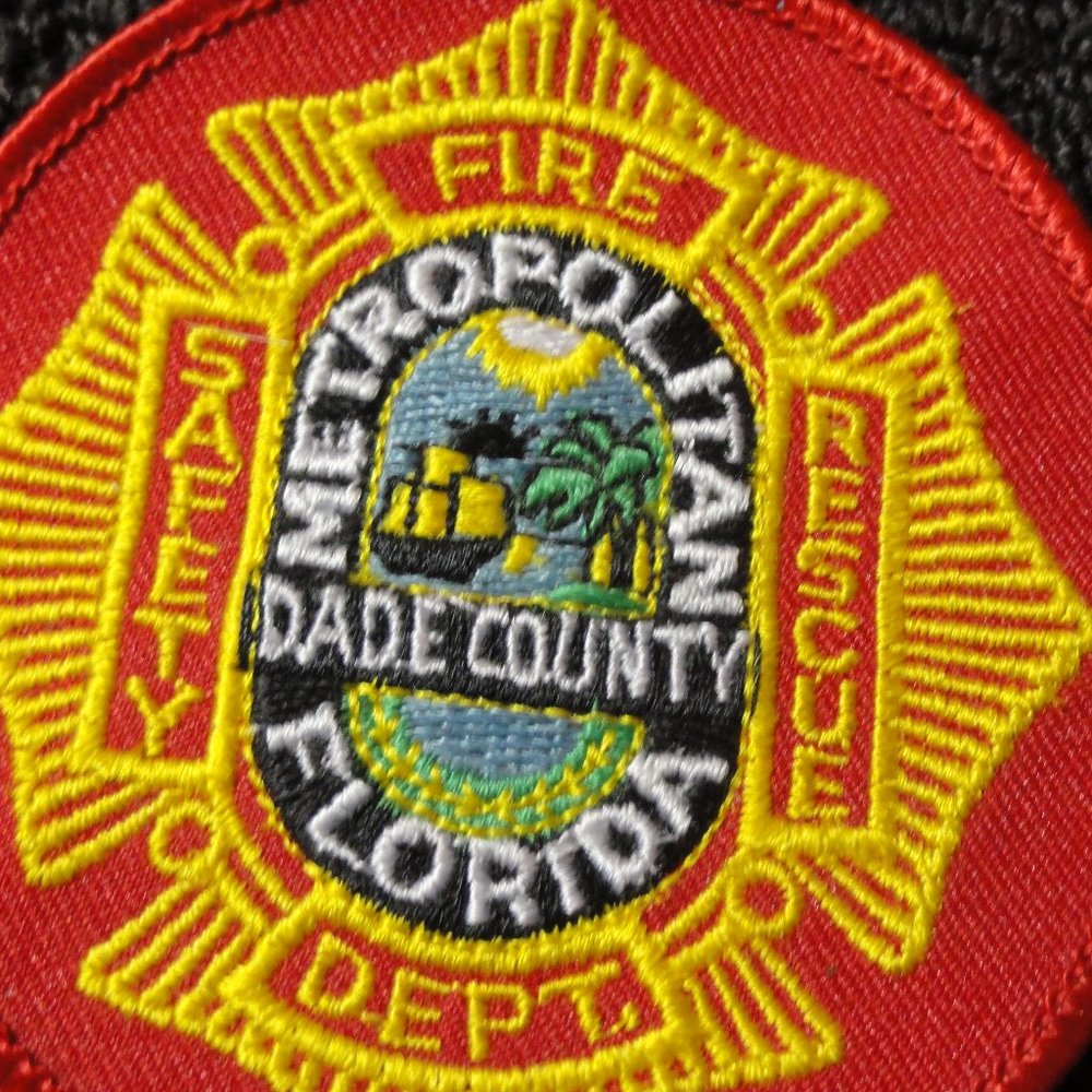 Metro Dade County Florida Fire Department Safety Rescue Duty Patch~3" ro… - Picture 2 of 3